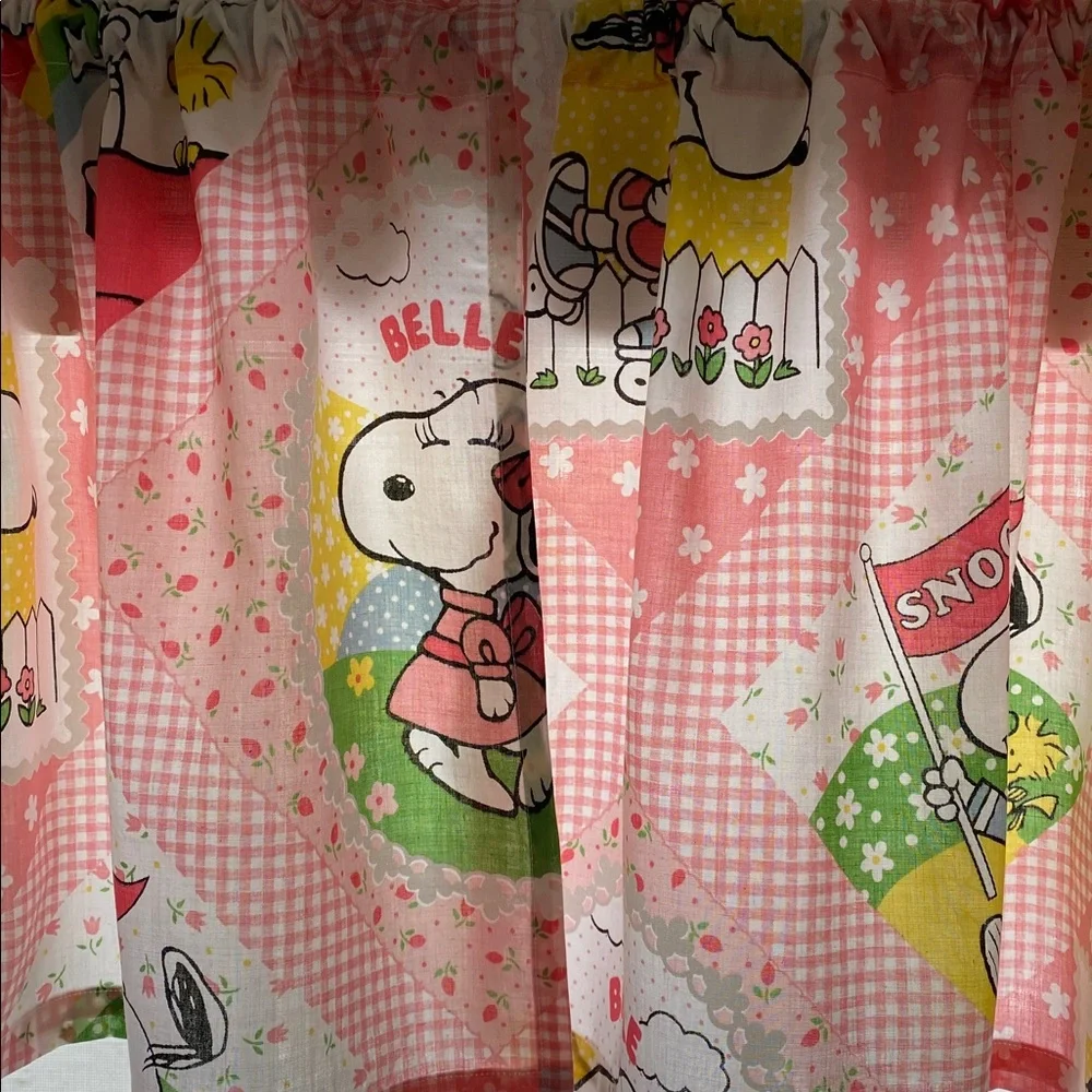 VTG Snoopy & Belle Handmade Valance